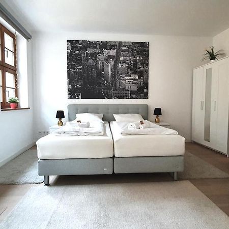 دريسدن Pineapple Apartments Luxus Apartment Im Palais Am Neumarkt المظهر الخارجي الصورة